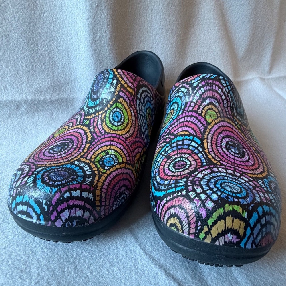 CROCS Women’s Slip-On Clogs in Pink, Blue, Yellow & Green Pattern - Picture 3 of 13